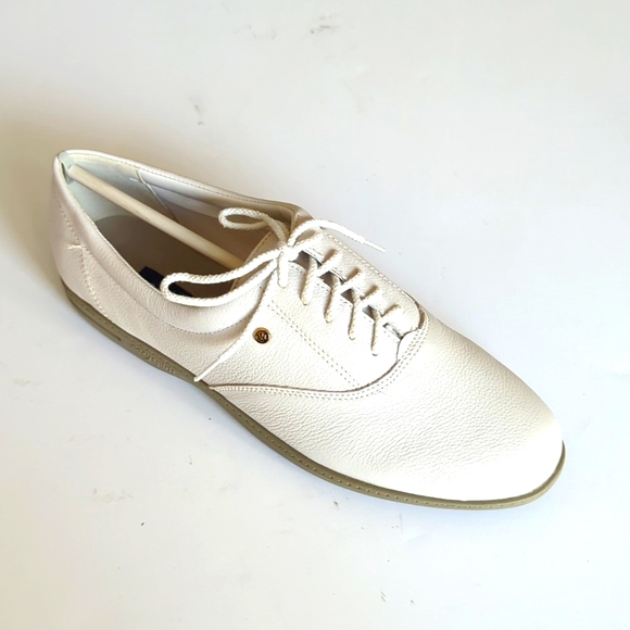Easy Spirit Shoes Nwt Easy Spirit Classic White Leather Lace Up